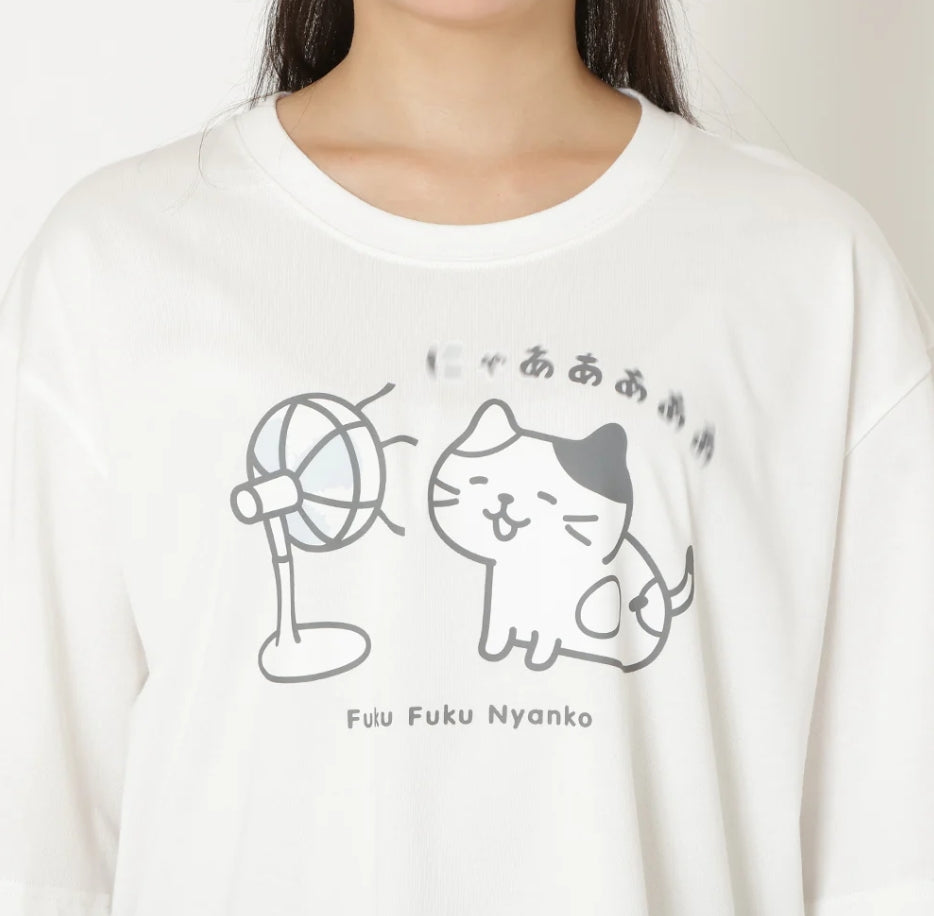 ふくふくにゃんこバズTシャツ【WEB限定】