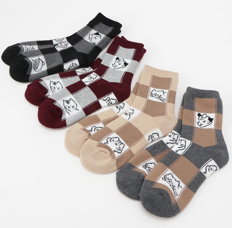 ふわふわ猫ブロック柄ソックス