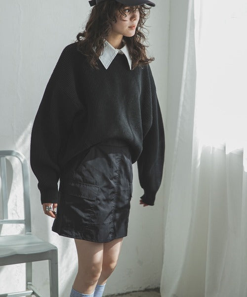 手臂變形、前後有差異的彩色紙板針織