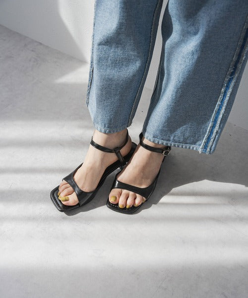 Square toe lace-up sandals