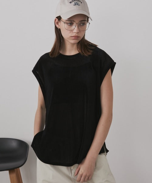透け感のあるフロック加工のオーバーサイズノースリーブTシャツ