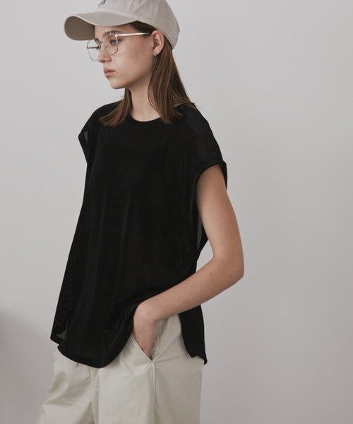 透け感のあるフロック加工のオーバーサイズノースリーブTシャツ