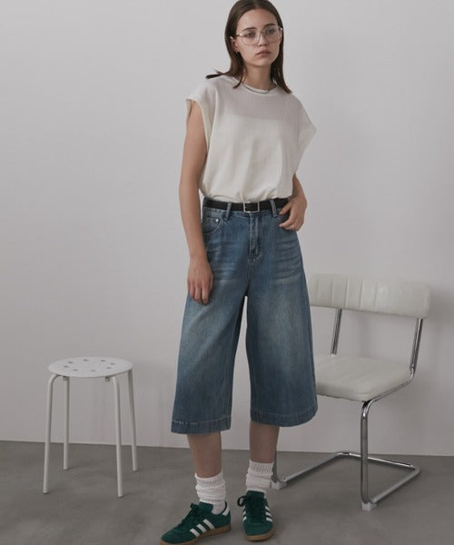 透け感のあるフロック加工のオーバーサイズノースリーブTシャツ