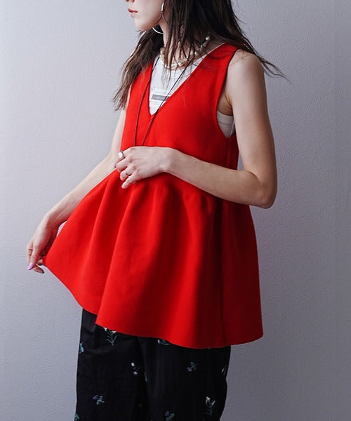 Two-way ruffled vest