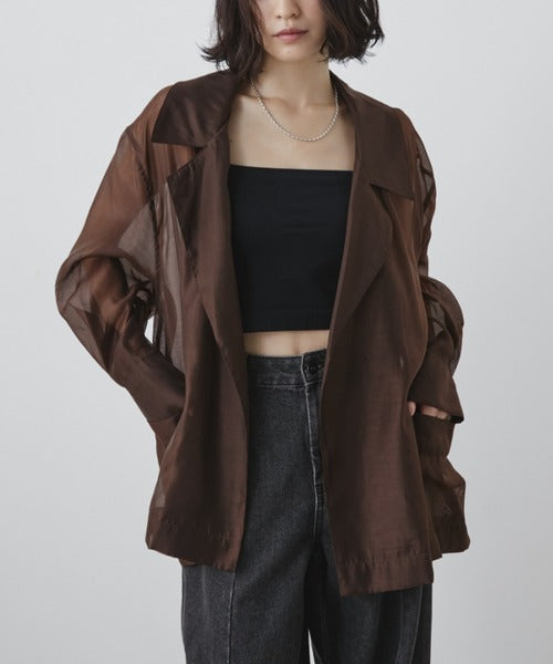 オーバーサイズのシアーカットシャツ