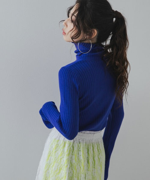 Long-sleeved colorful ribbed turtleneck