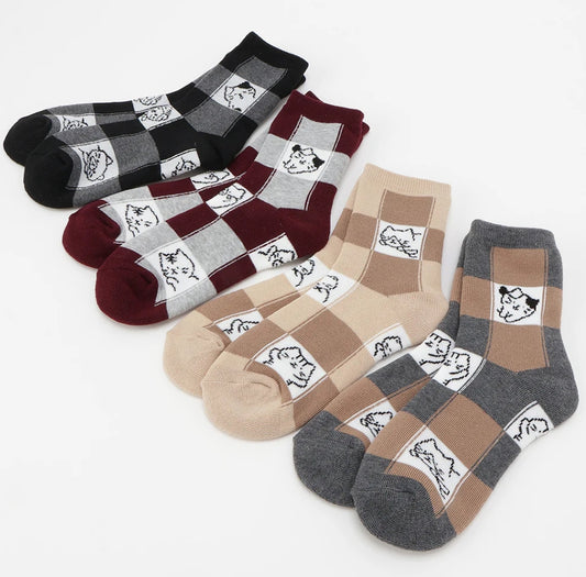ふわふわ猫ブロック柄ソックス