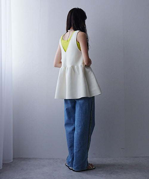 Two-way ruffled vest