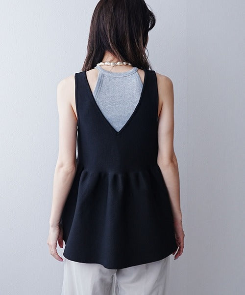 Two-way ruffled vest