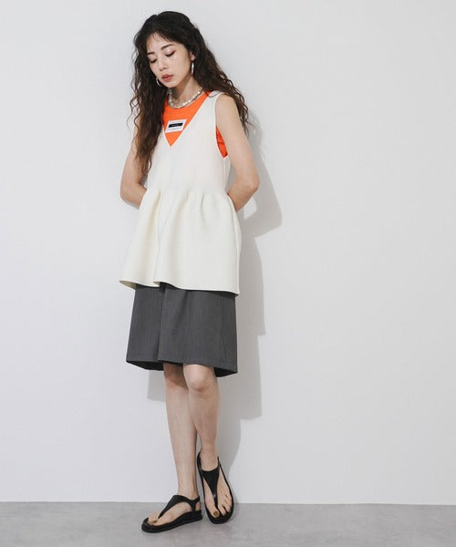 Two-way ruffled vest