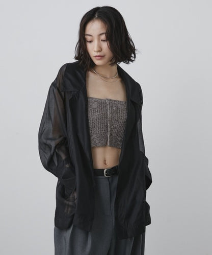 オーバーサイズのシアーカットシャツ